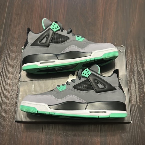 Air Jordan 4 Retro “Green Glow” - Picture 3 of 8
